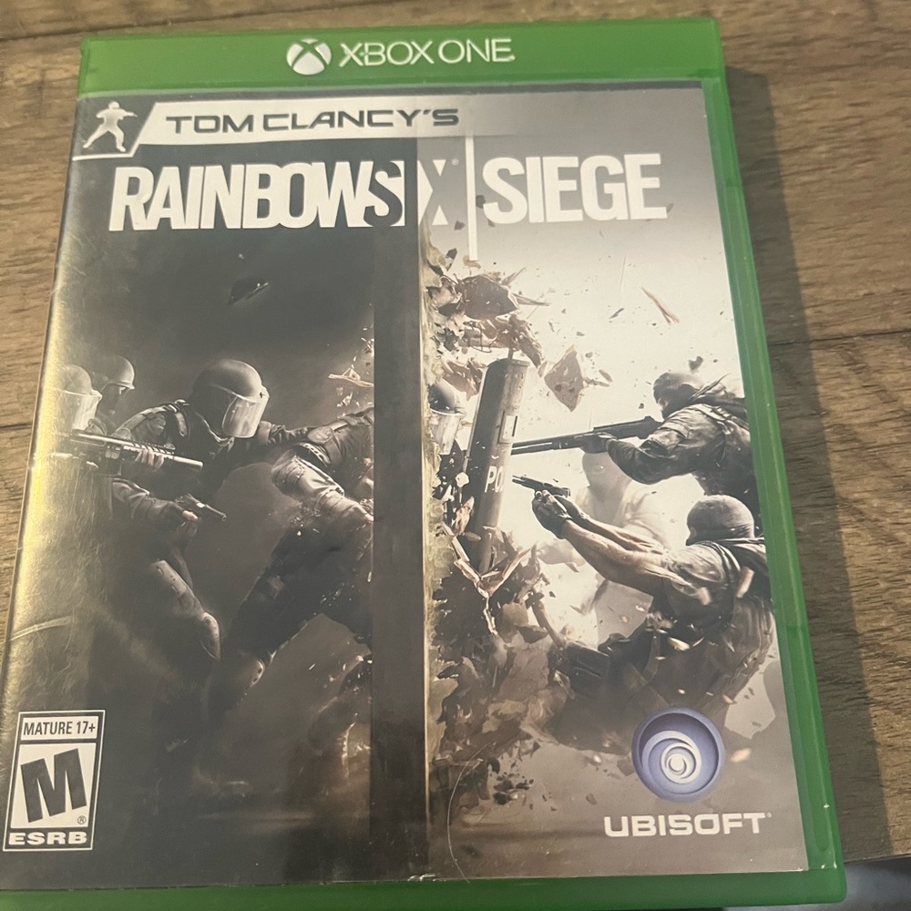 Tom Clancy's Rainbow Six Siege for Xbox One - Green Case